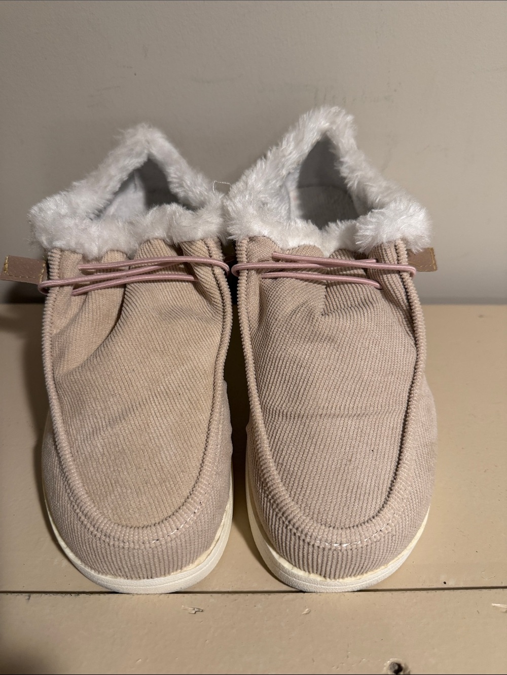 Kids Cozy Lined Slip-On Shoes in Beige with Faux Fur. Lightweight and versatile